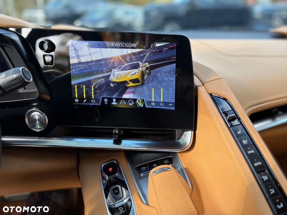 Chevrolet Corvette - 22