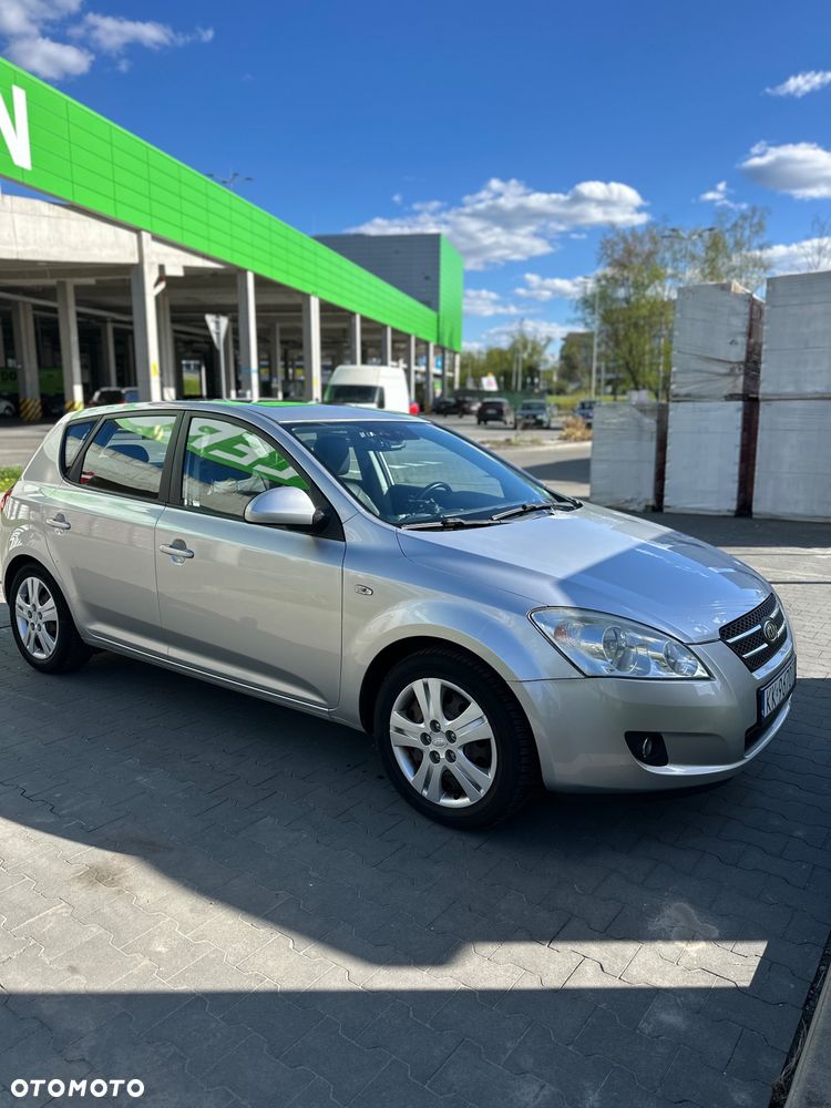 Kia Ceed 1.6 CVVT Automatik EX - 1