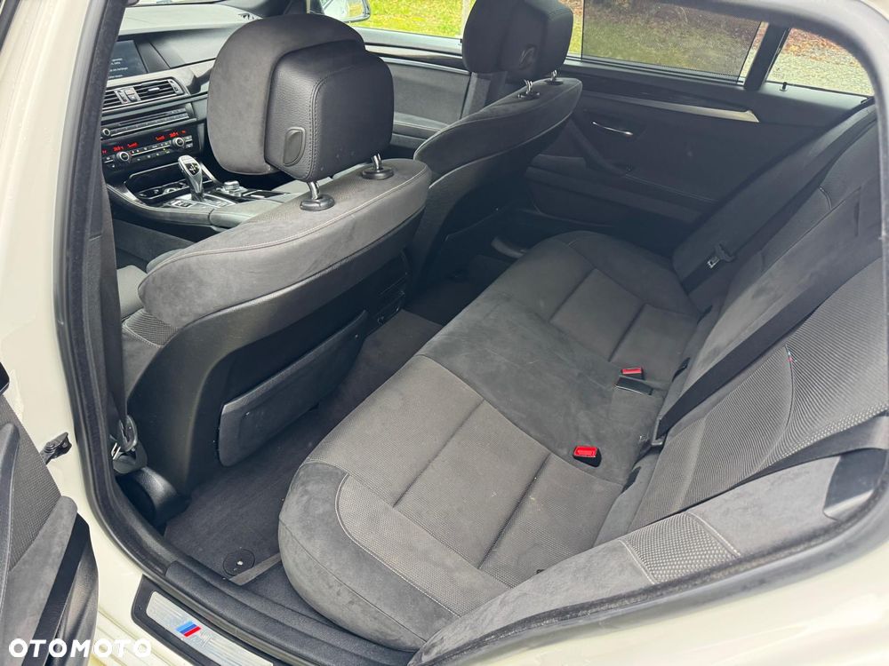 BMW Seria 5 530d xDrive - 15