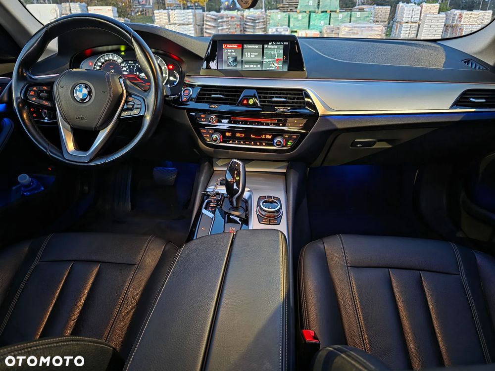 BMW Seria 5 530i Luxury Line - 21