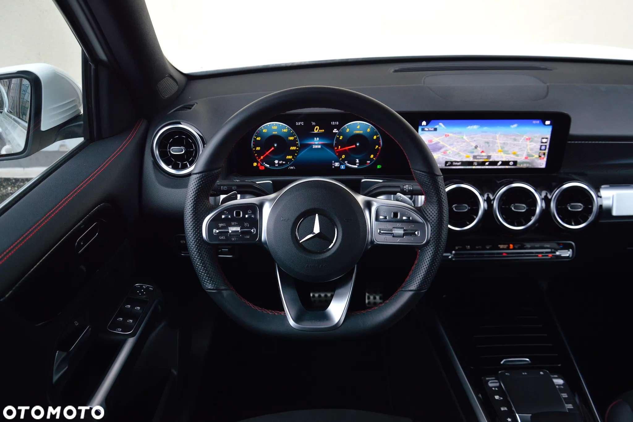 Mercedes-Benz GLB 200 4-Matic AMG Line 8G-DCT - 23