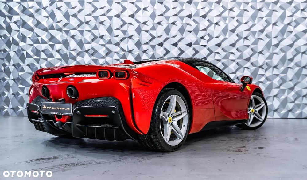 Ferrari SF90 Spider - 11