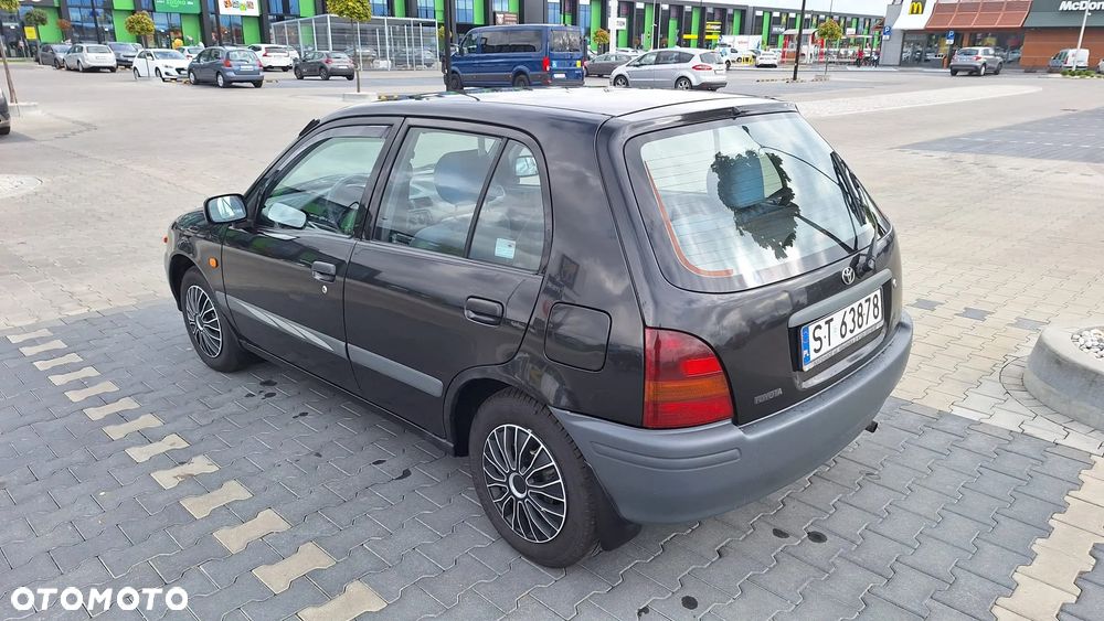 Toyota Starlet 1.4 XLi - 2
