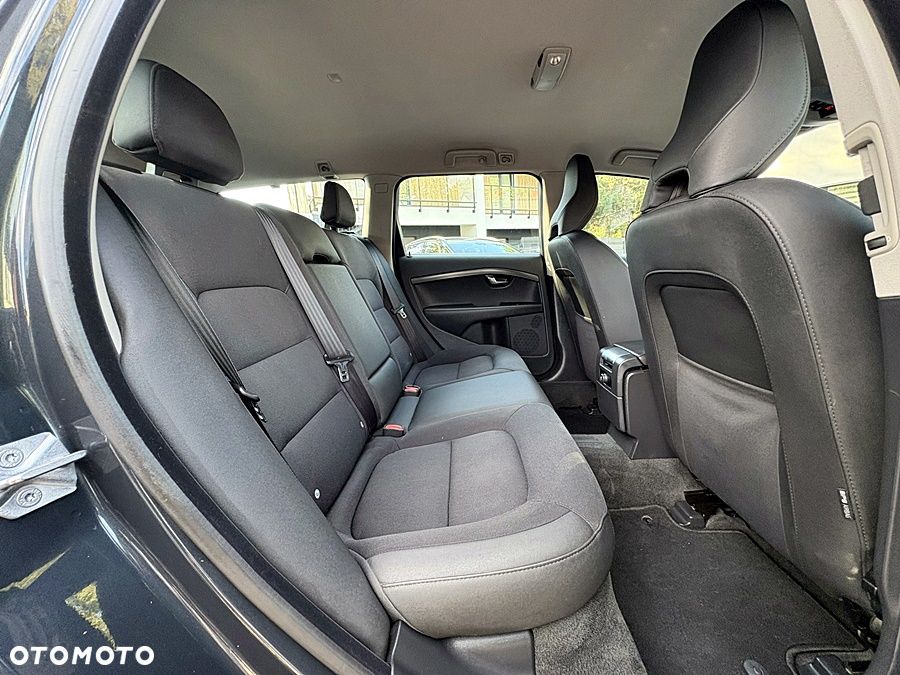 Volvo V70 D2 Momentum - 20