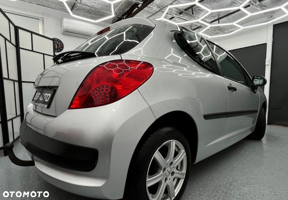 Peugeot 207 - 17