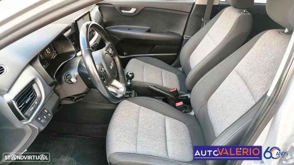 Kia Stonic 1.2 Move — fotografia 16