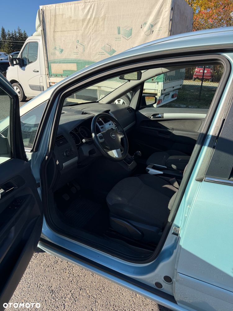 Opel Zafira - 27