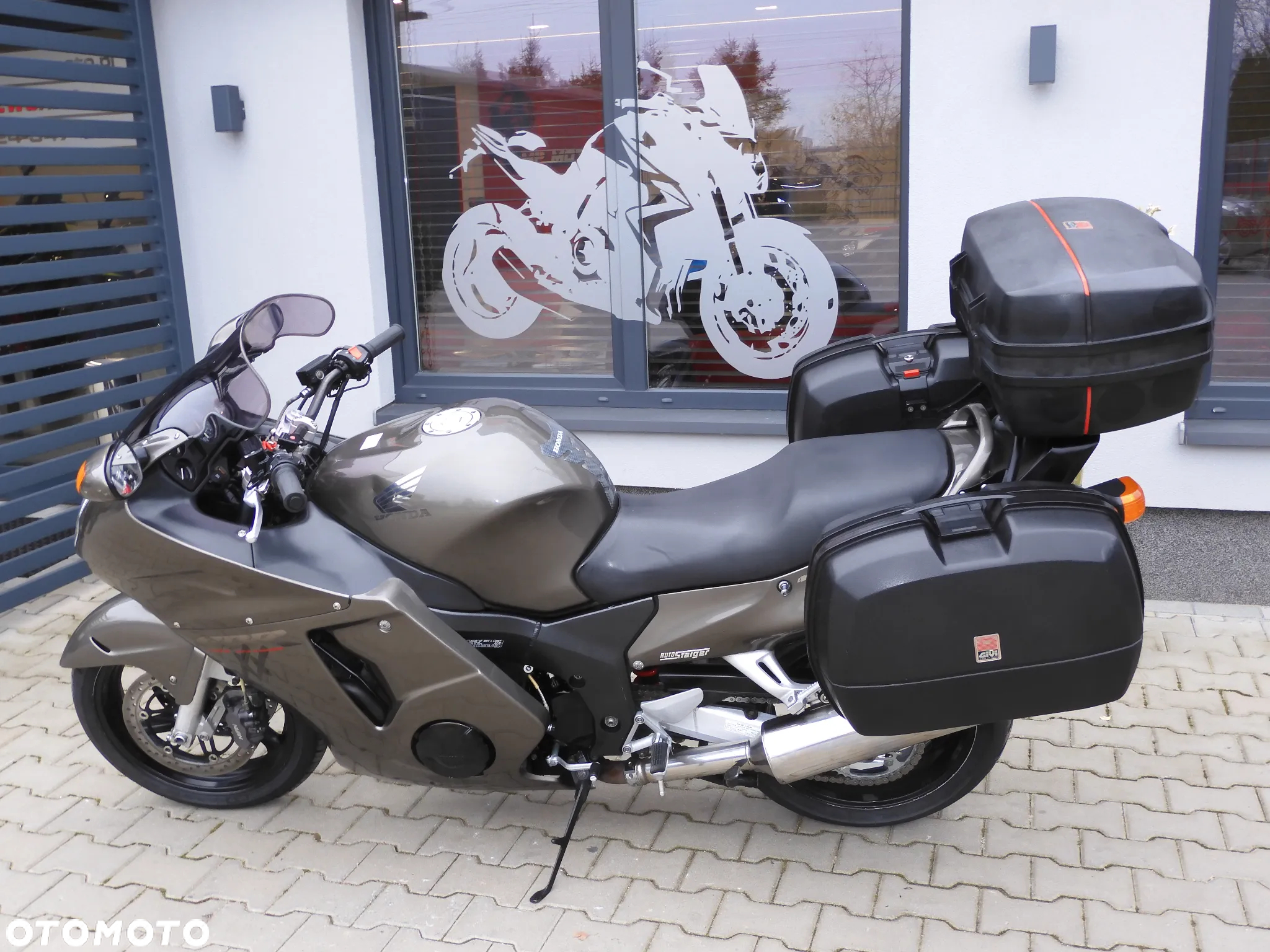 Honda CBR - 35