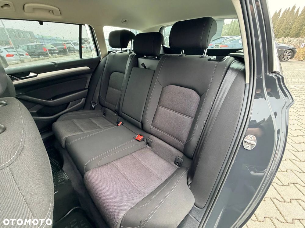 Volkswagen Passat - 21