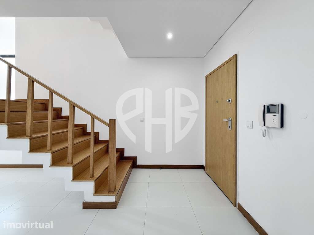 Moradia T4 Isolada de Arquitetura Contemporânea | Charneca da Caparica - Grande imagem: 2/60