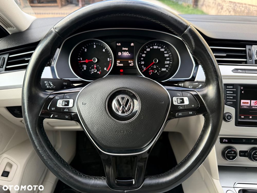 Volkswagen Passat 2.0 TDI BMT Comfortline - 16