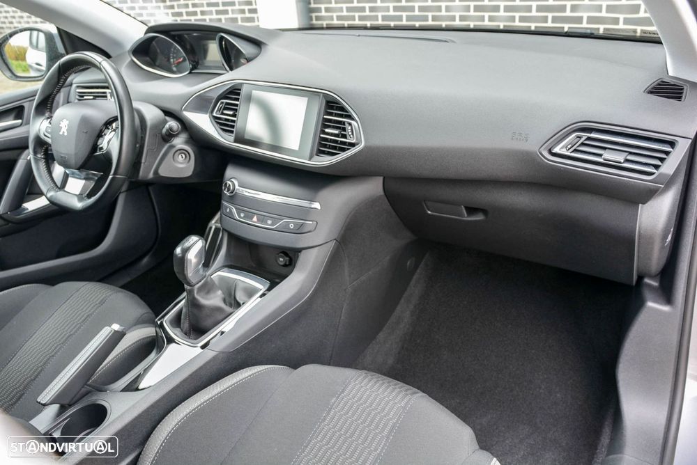 Peugeot 308 SW 1.6 BlueHDi Allure - 21