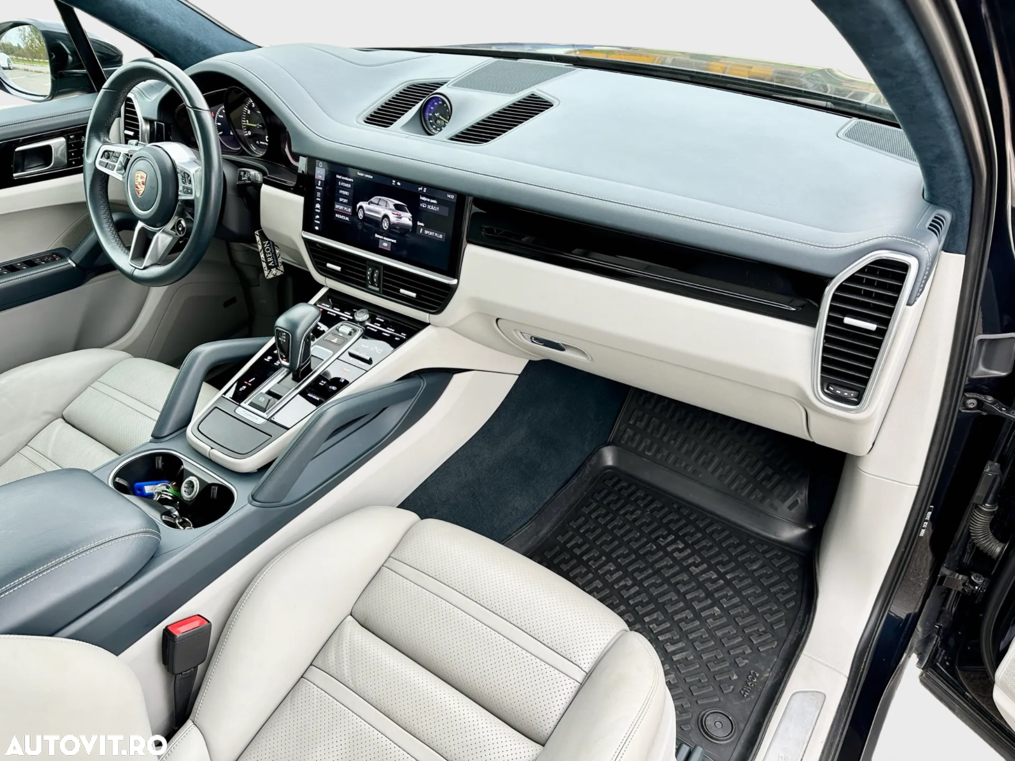 Porsche Cayenne - 11