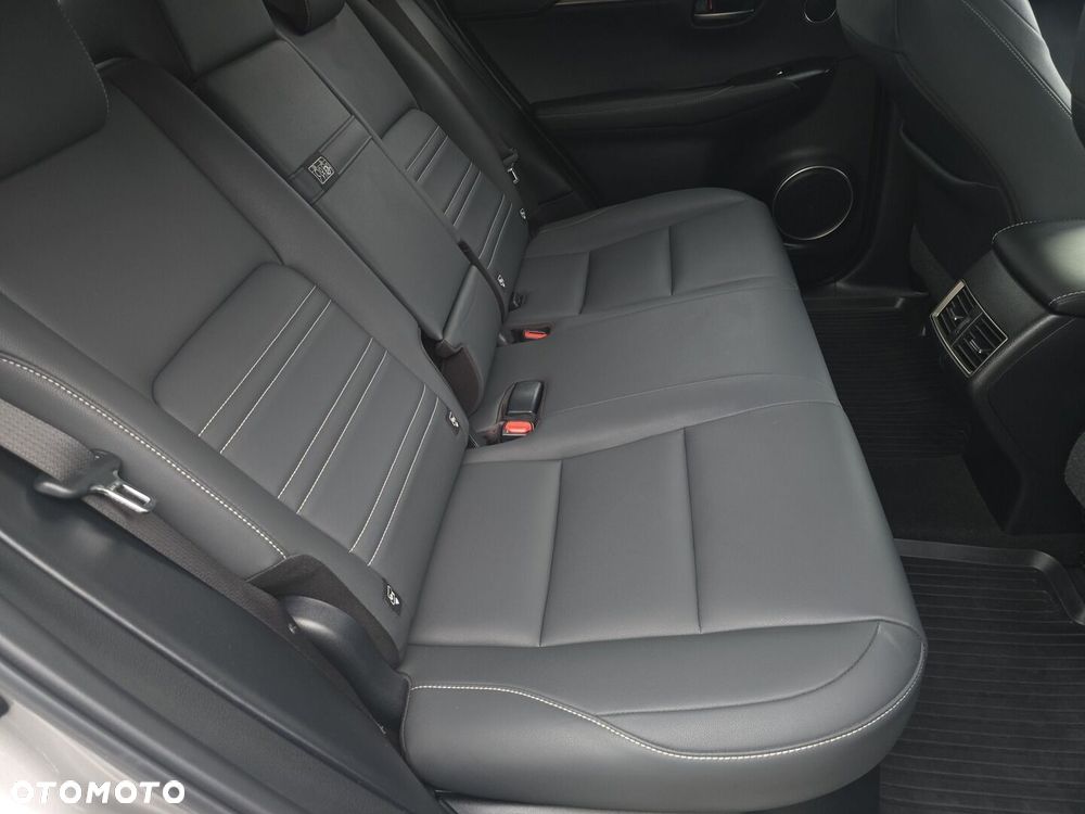Lexus NX 300 F Impression AWD - 10