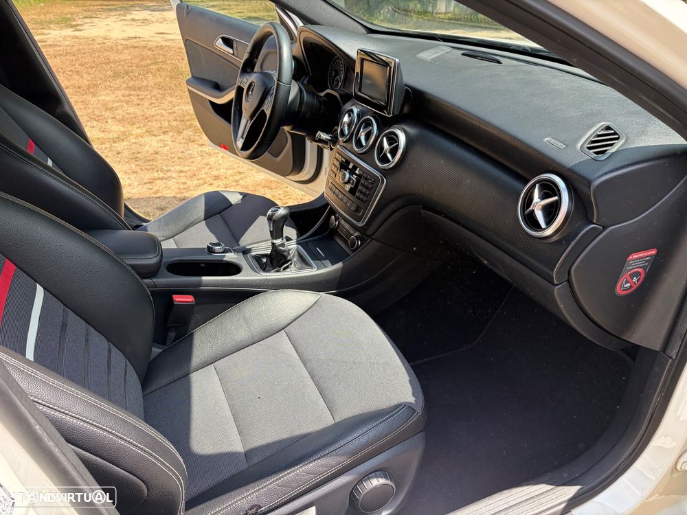 Mercedes-Benz A 180 CDI AMG Line - 24
