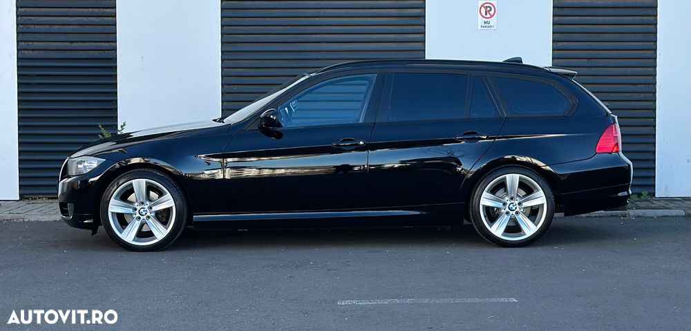 BMW Seria 3 318d DPF Touring Aut. - 11