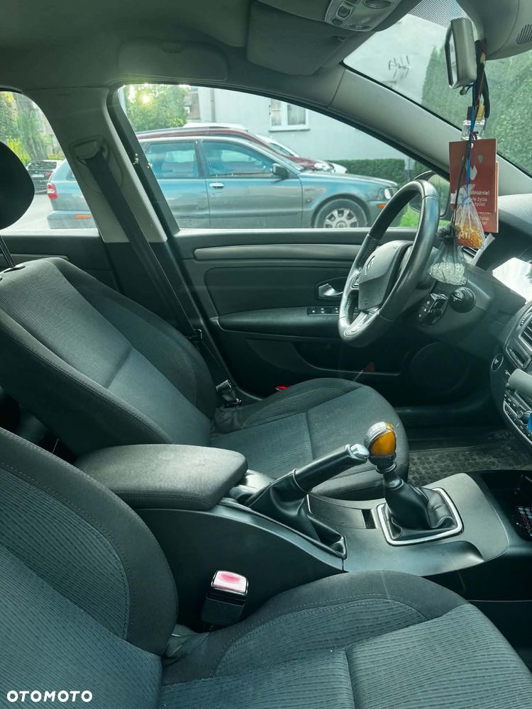 Renault Laguna 2009 photo 2