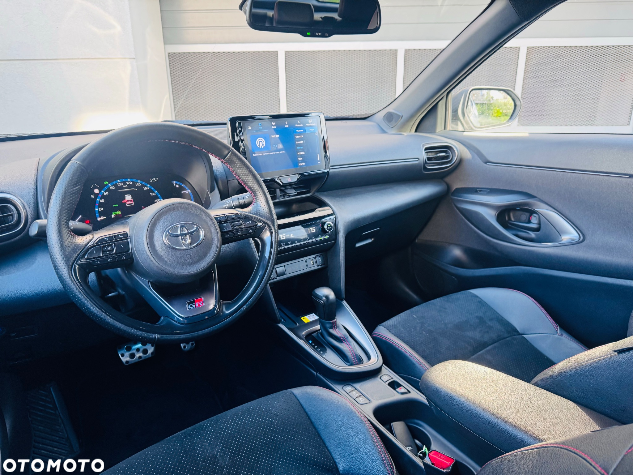 Toyota Yaris Cross Hybrid 1.5 GR Sport - 22