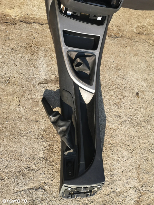 TUNEL ŚRODKOWY BMW 1 E87 E81 E82 EUROPA CZARNY