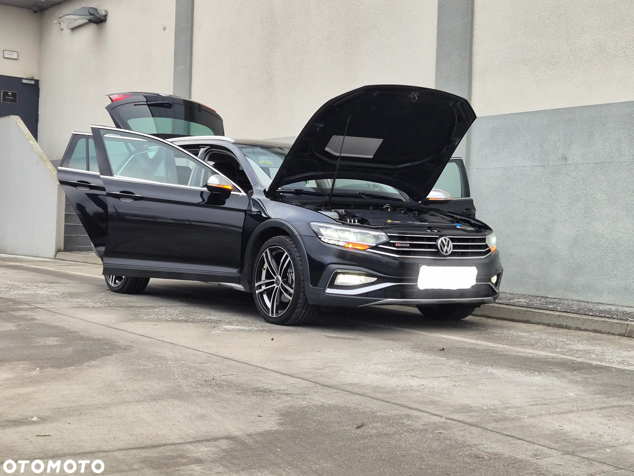 Volkswagen Passat Variant 2.0 TDI SCR DSG 4Motion Alltrack - 3