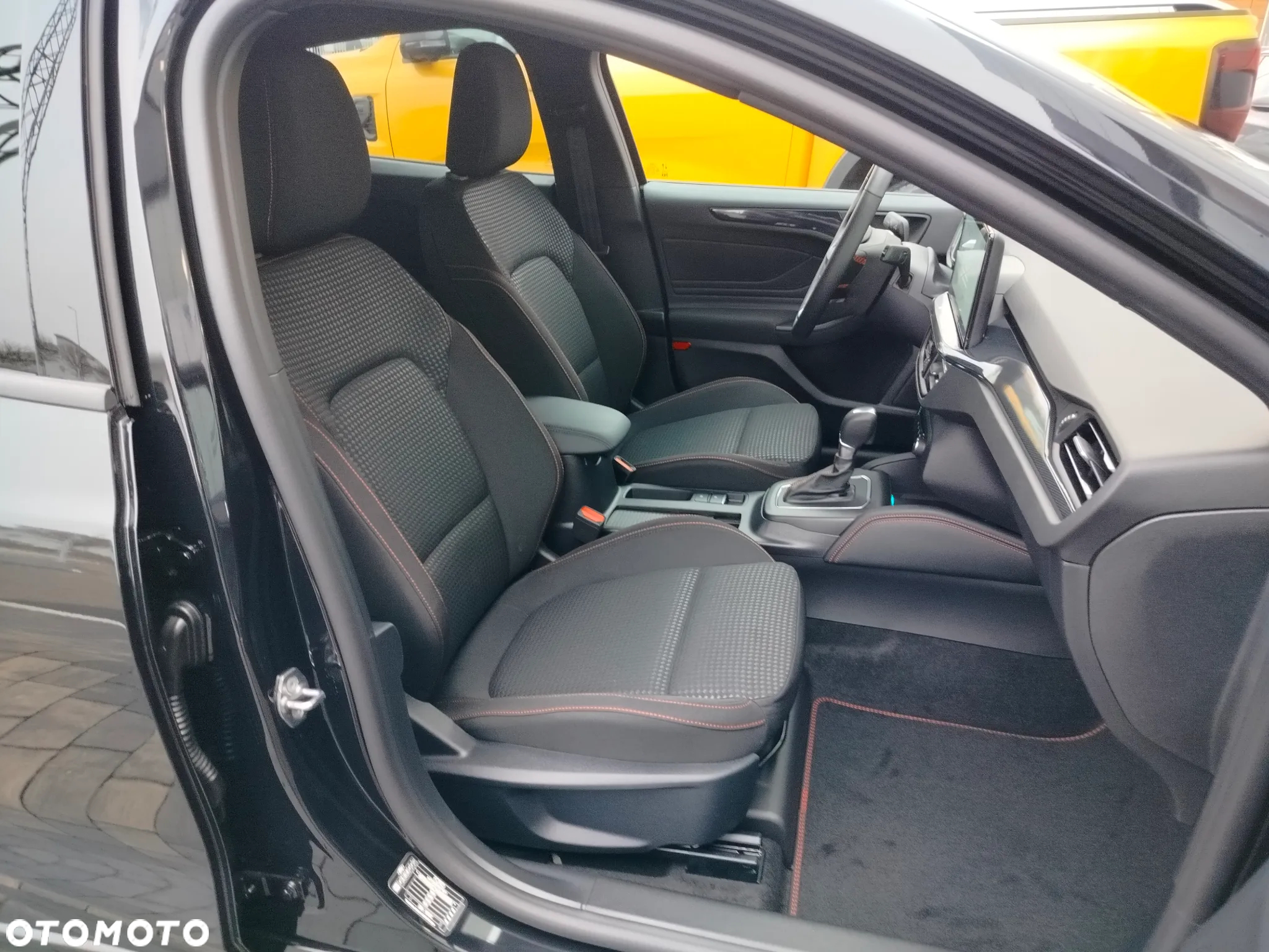 Ford Focus 1.0 EcoBoost mHEV ST-Line X - 33