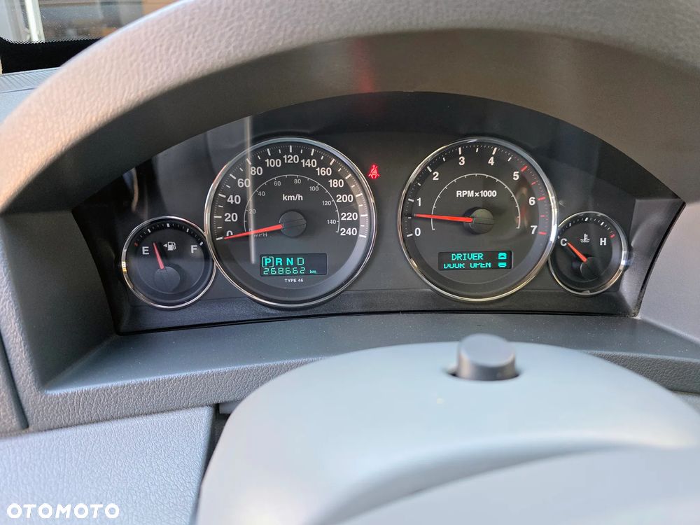 Jeep Grand Cherokee - 15