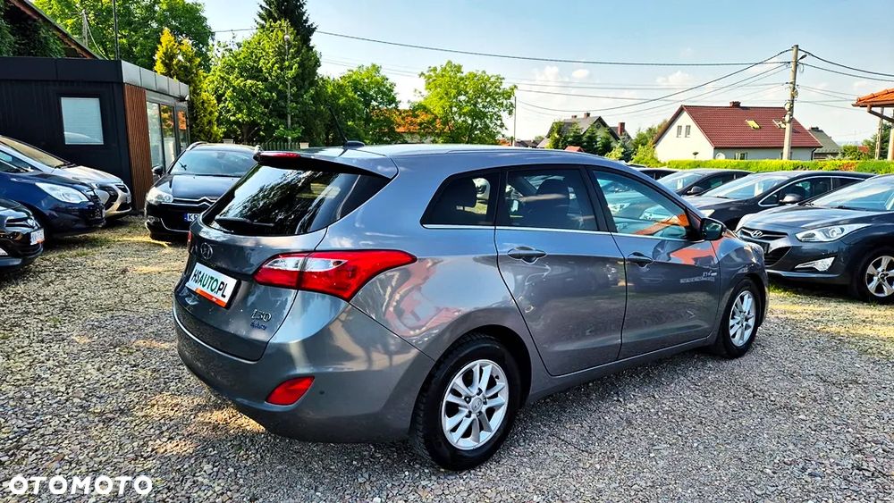 Hyundai i30 1.6 GDI Premium - 13