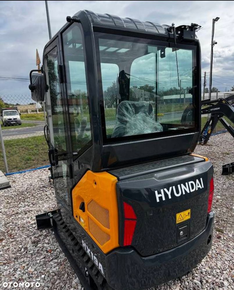 Hyundai HX19A - 2