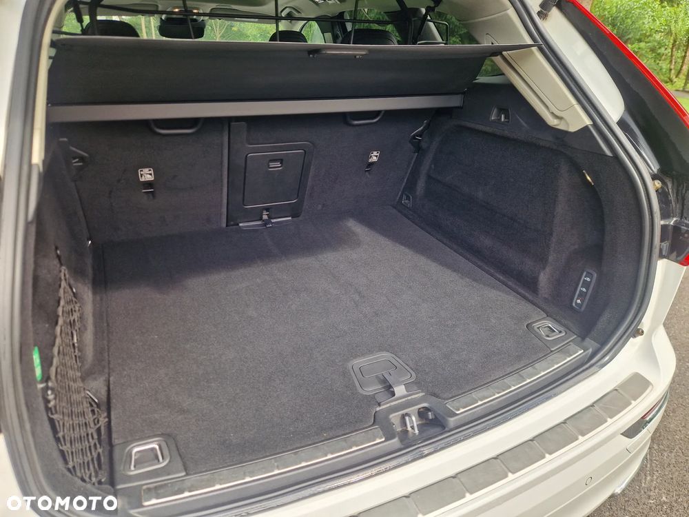 Volvo XC 60 B5 D AWD Geartronic Momentum - 19