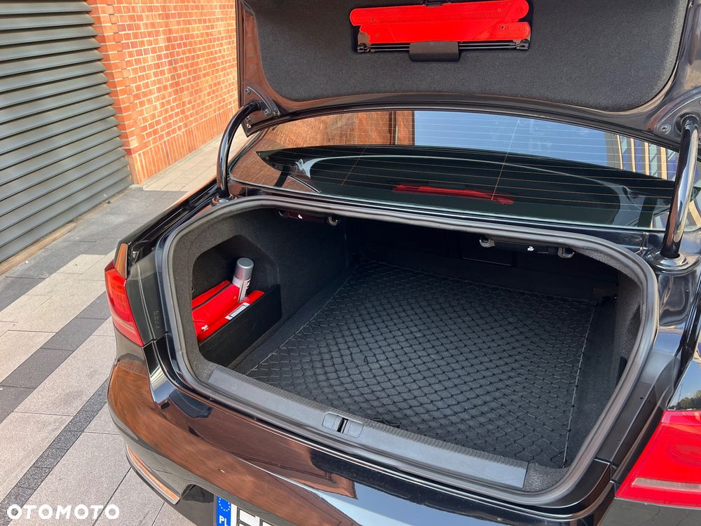 Volkswagen Passat 2.0 TDI DPF Comfortline - 21
