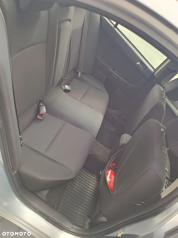 Mitsubishi Lancer 1.5 Invite - 9