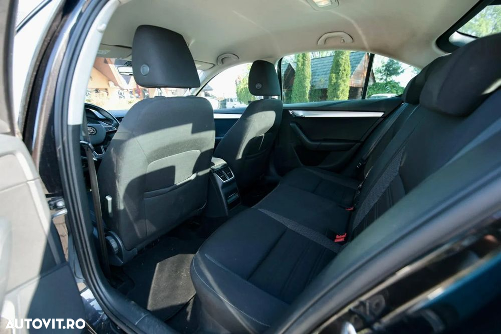 Skoda Octavia 1.6 TDI DSG Ambition - 9