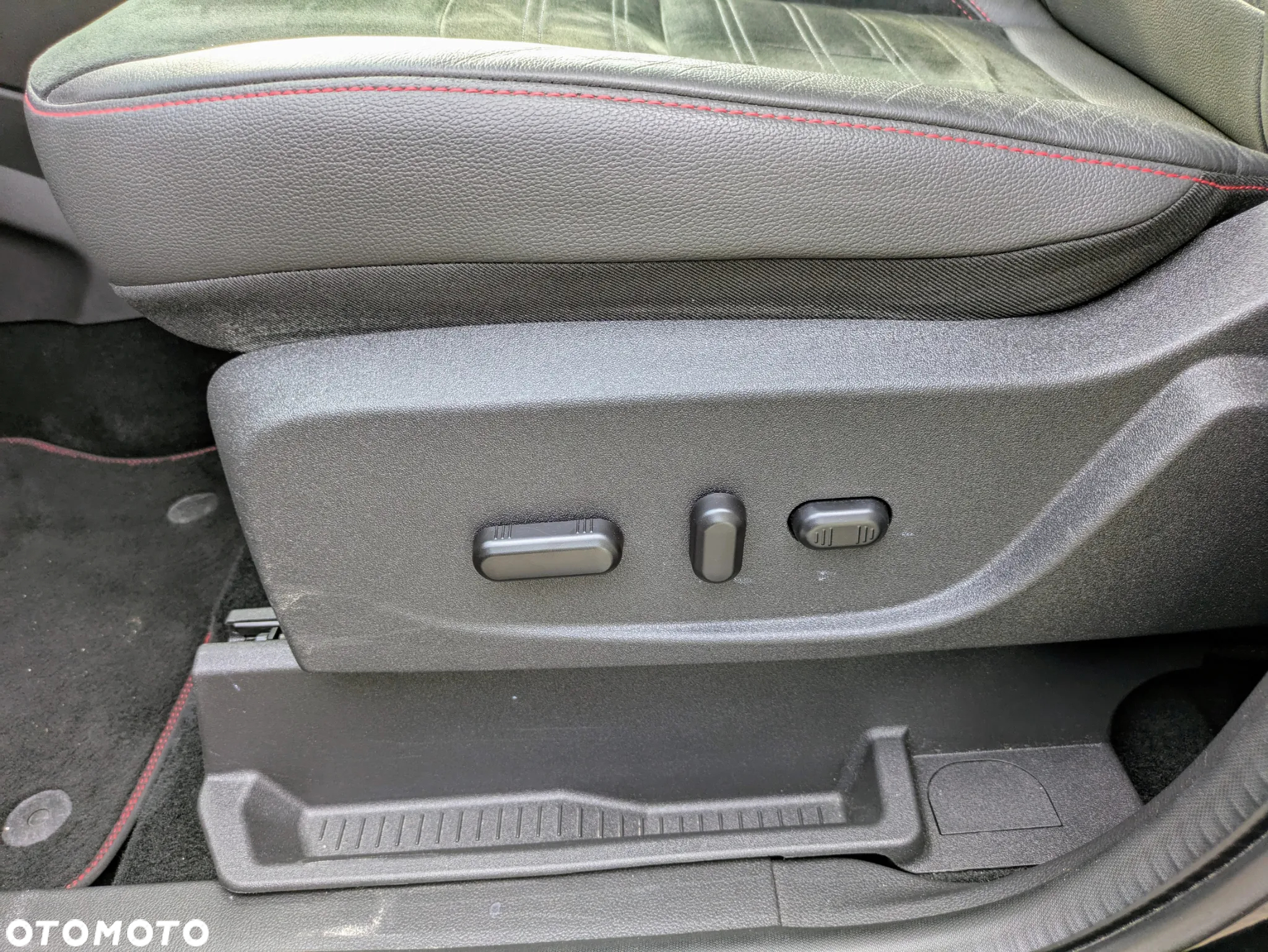 Ford Kuga 1.5 EcoBoost 2x4 ST-Line - 25