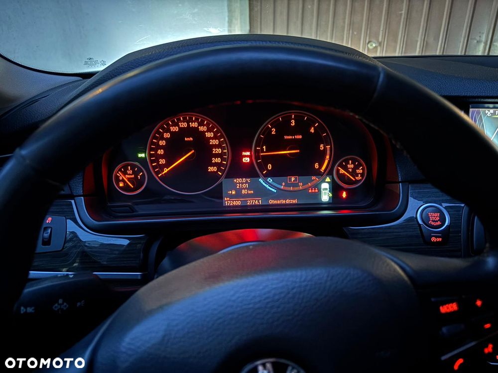 BMW Seria 5 525d - 11
