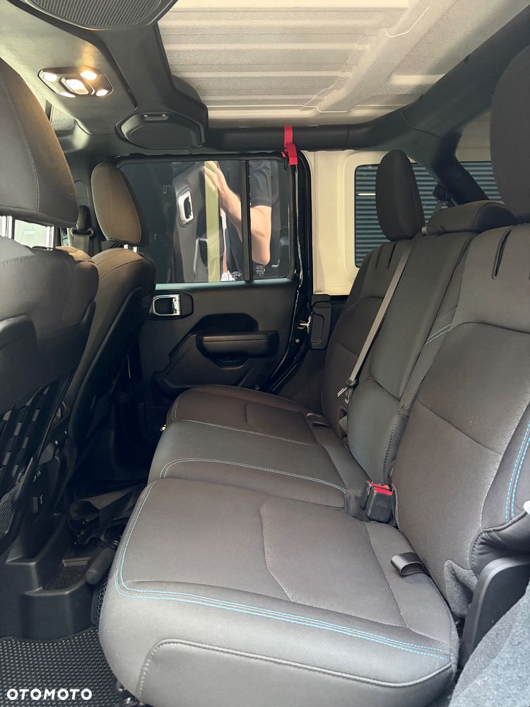 Jeep Wrangler - 18