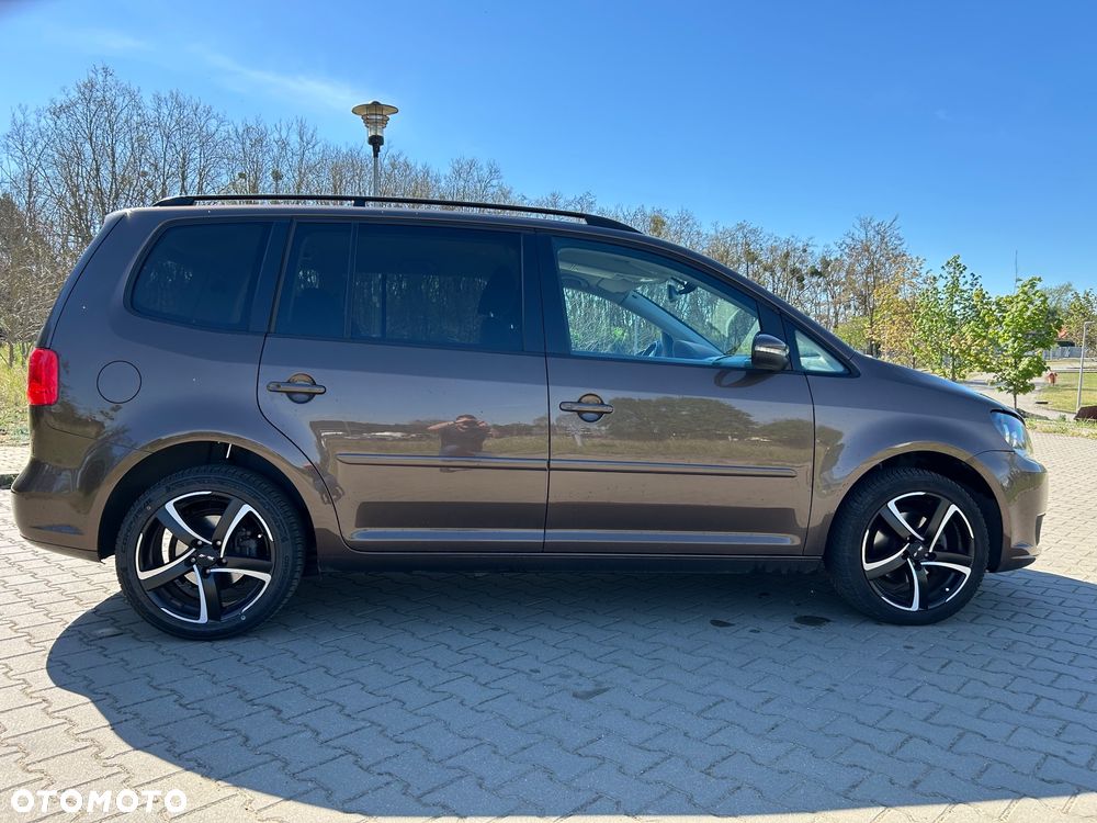 Volkswagen Touran - 8