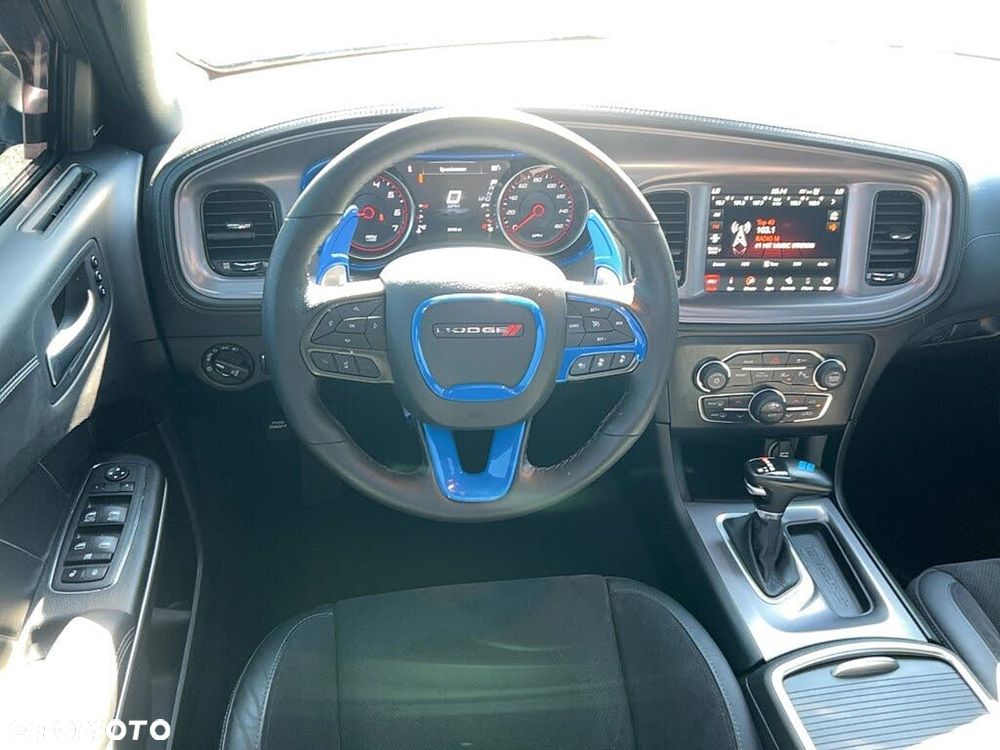 Dodge Charger 5.7 R/T - 12