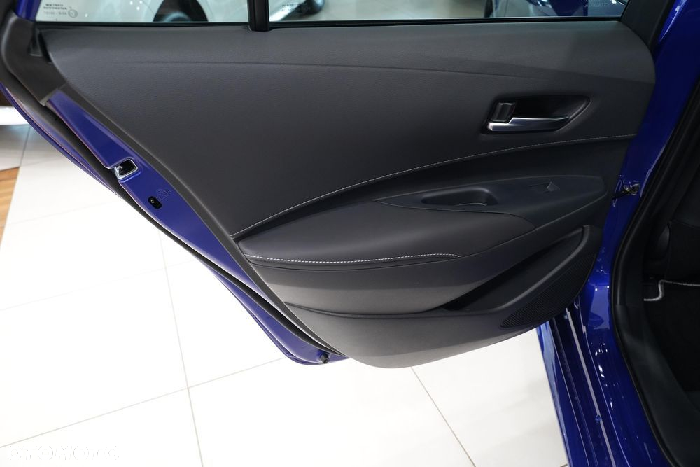 Toyota Corolla 2.0 Hybrid Executive - 8
