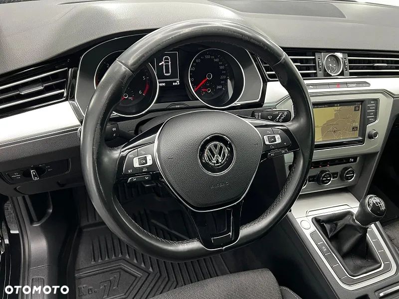 Volkswagen Passat 1.6 TDI (BlueMotion Technology) Comfortline - 25