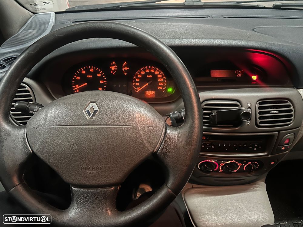 Renault Scénic 1.4 16V RXE AC - 3