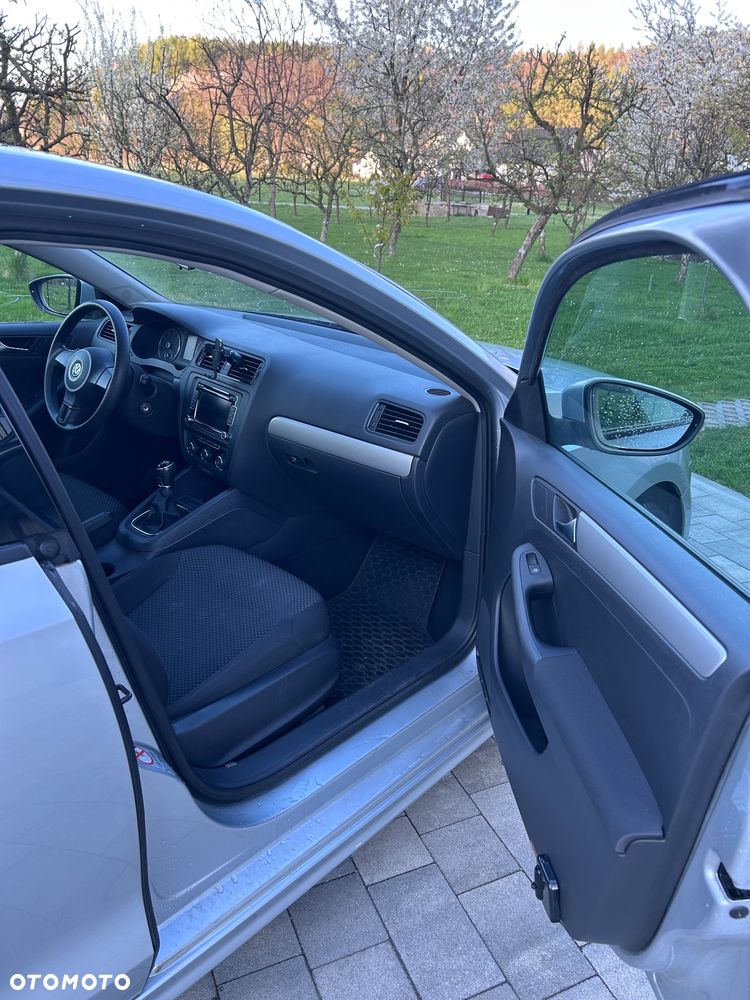 Volkswagen Jetta 1.2 TSI Trendline - 13
