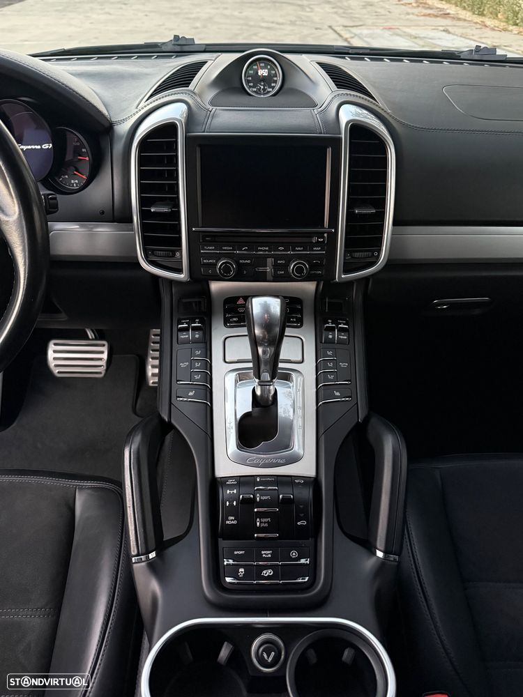 Porsche Cayenne GTS - 13