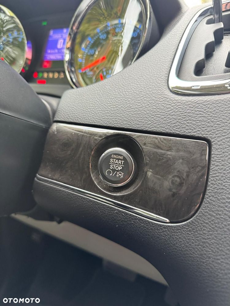 Chrysler Town & Country - 8
