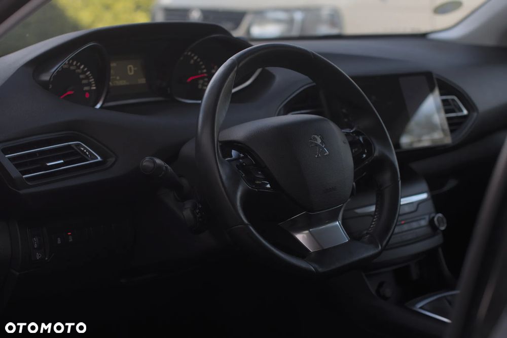 Peugeot 308 SW BlueHDi 100 Stop & Start Niveau 1 Business-Line - 11