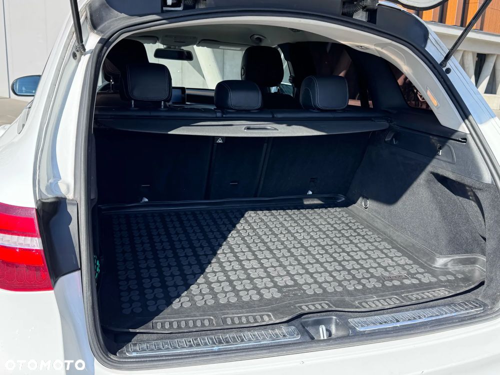 Mercedes-Benz GLC - 12