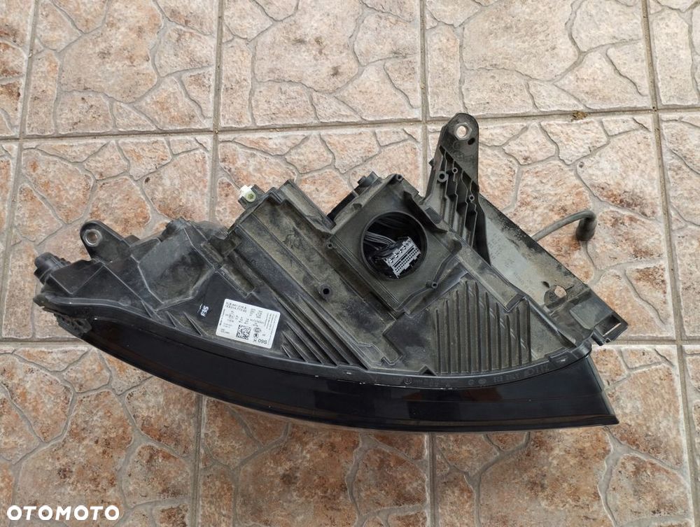 Lampa prawa Full LED Skoda Enyaq 5LB 5LB941016A - 5