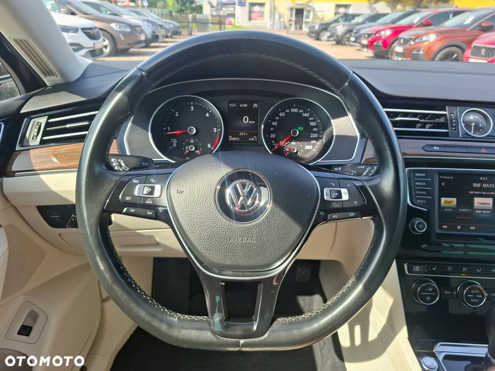 Volkswagen Passat 2.0 TDI SCR DSG Highline - 19