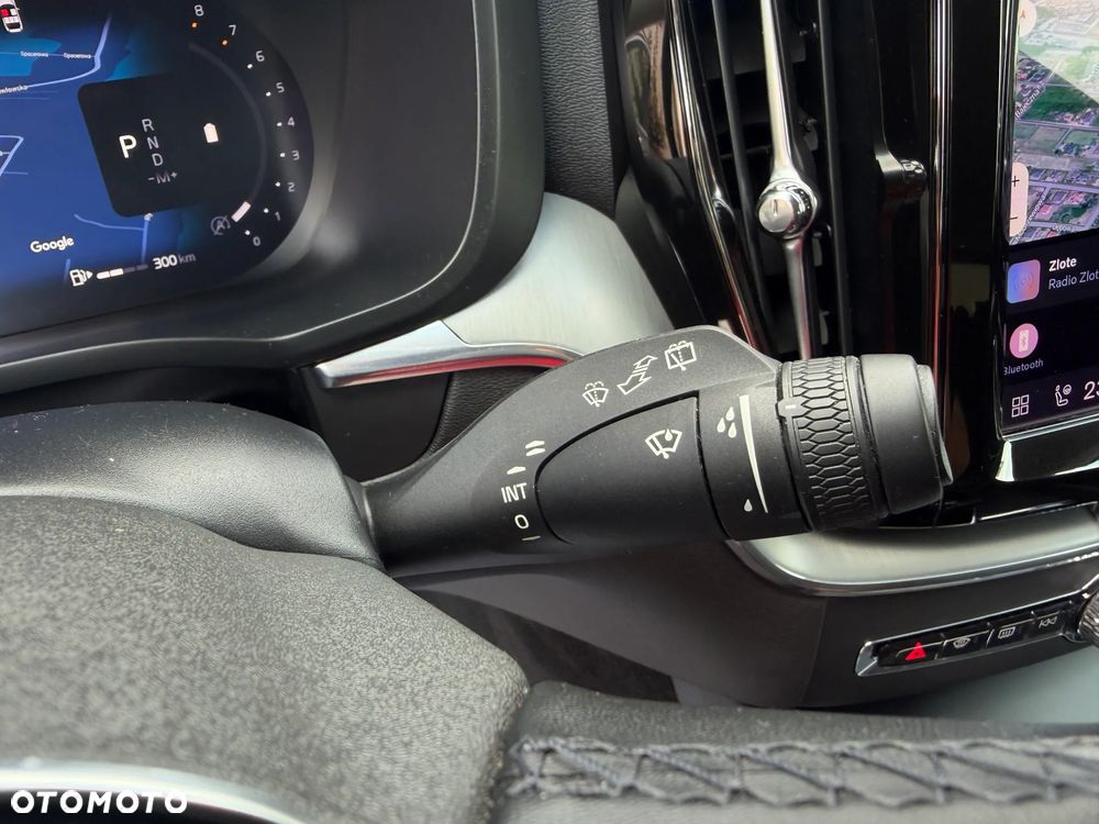 Volvo XC 60 B4 B Momentum Pro - 28