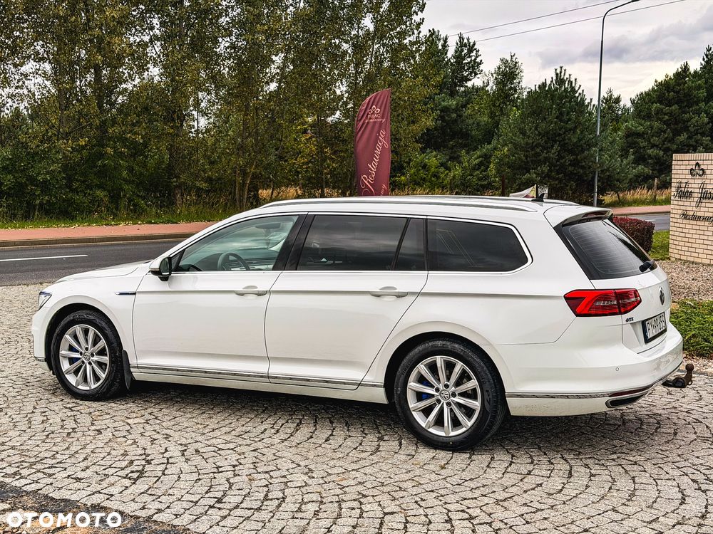 Volkswagen Passat - 20