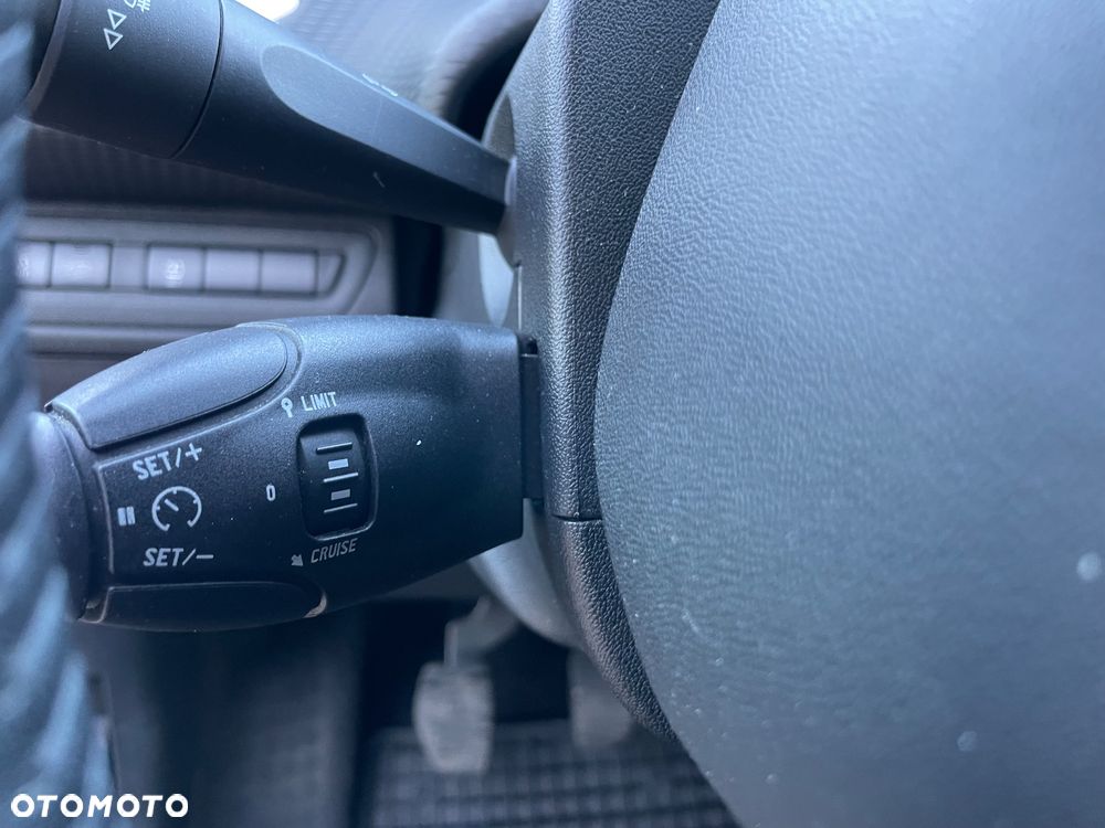 Peugeot 2008 e-HDi FAP 92 STOP & START Active - 28